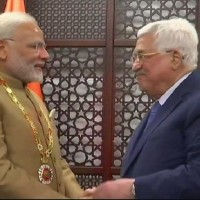 Palestine President Mahmoud Abbas confers State Grand Collar to Prime Minister Narendra Modi
